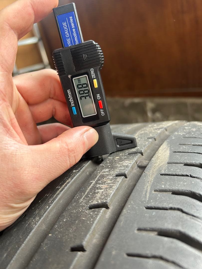 225/50R17コンチネンタル4本セット　レヴォーグ、ゴルフなど ②
