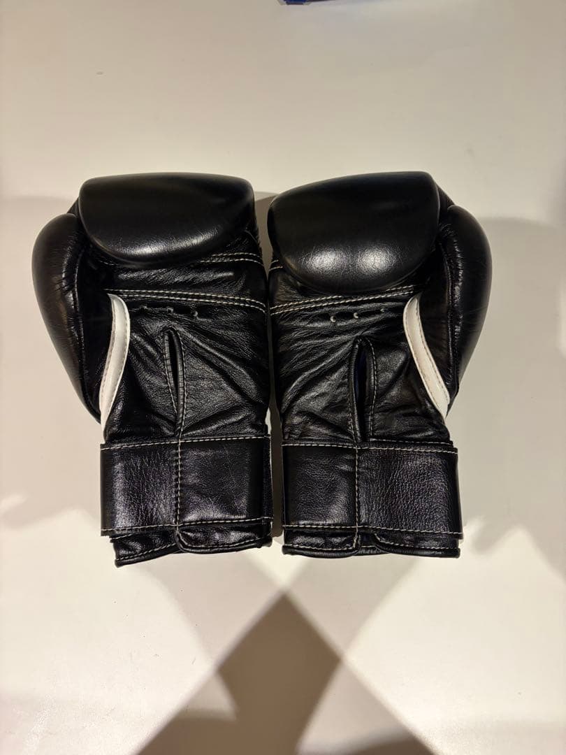 Winning ボクシンググローブ 8oz ブラック
