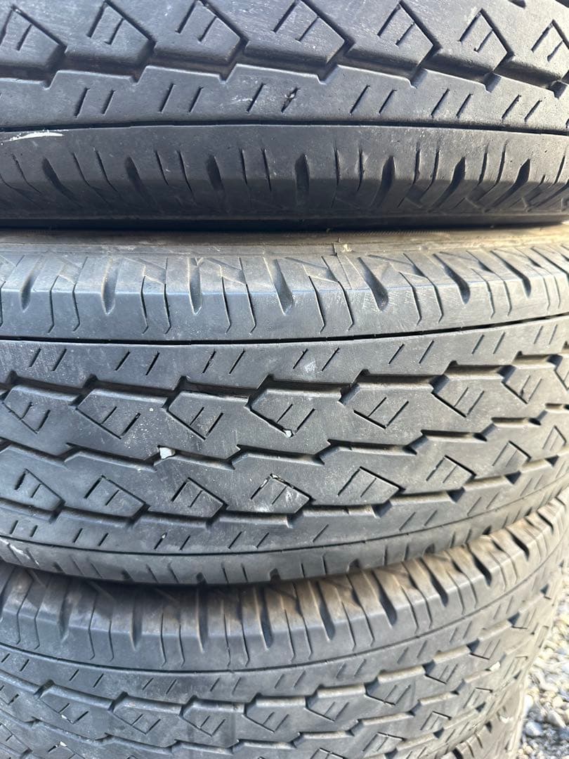 【バリ溝】ブリヂストン 195/80R15 夏タイヤ 2021年製造