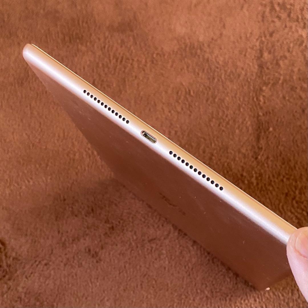 iPad　第7世代　128GB　Wi-Fi　ガラスフィルム付　充電器ケーブル新品