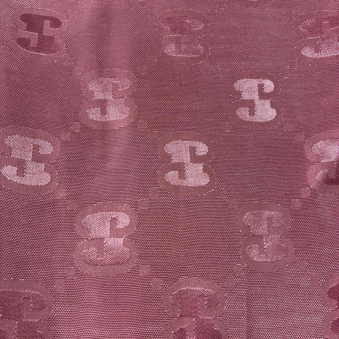 GUCCI ピンク ロゴストール フリンジ付き