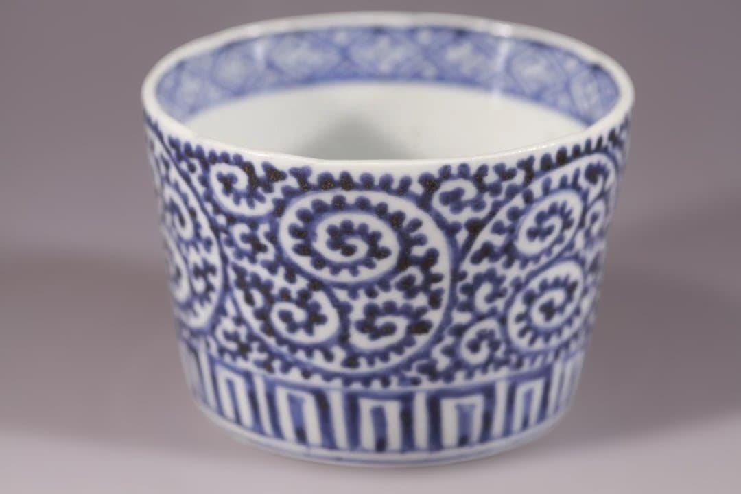 616 古伊万里大振染付蛸唐草蕎麦猪口　無傷美品　幕末
