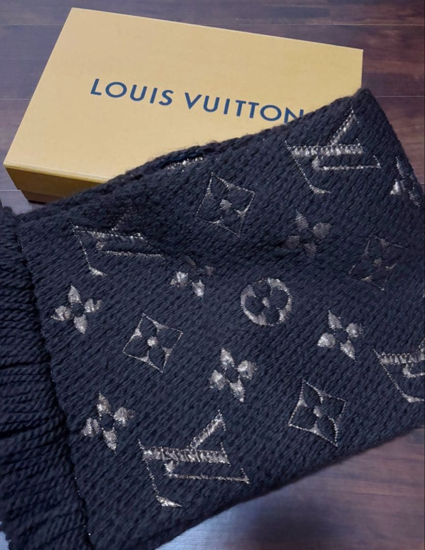 LOUIS VUITTON エシャルプ・ロゴマニアシャイン　マフラー