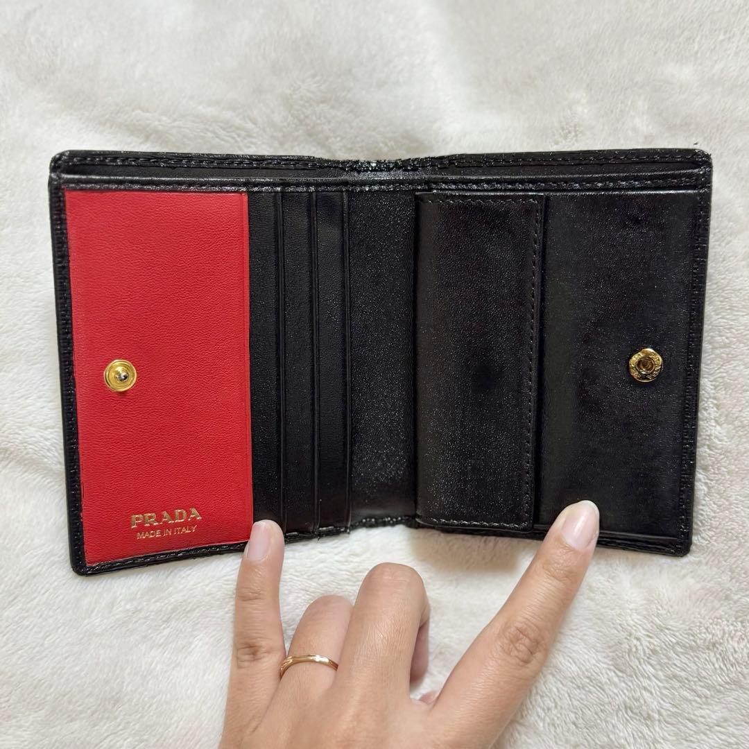 ✨正規品✨ PRADA プラダ 二つ折り財布財布 ゴールド金具