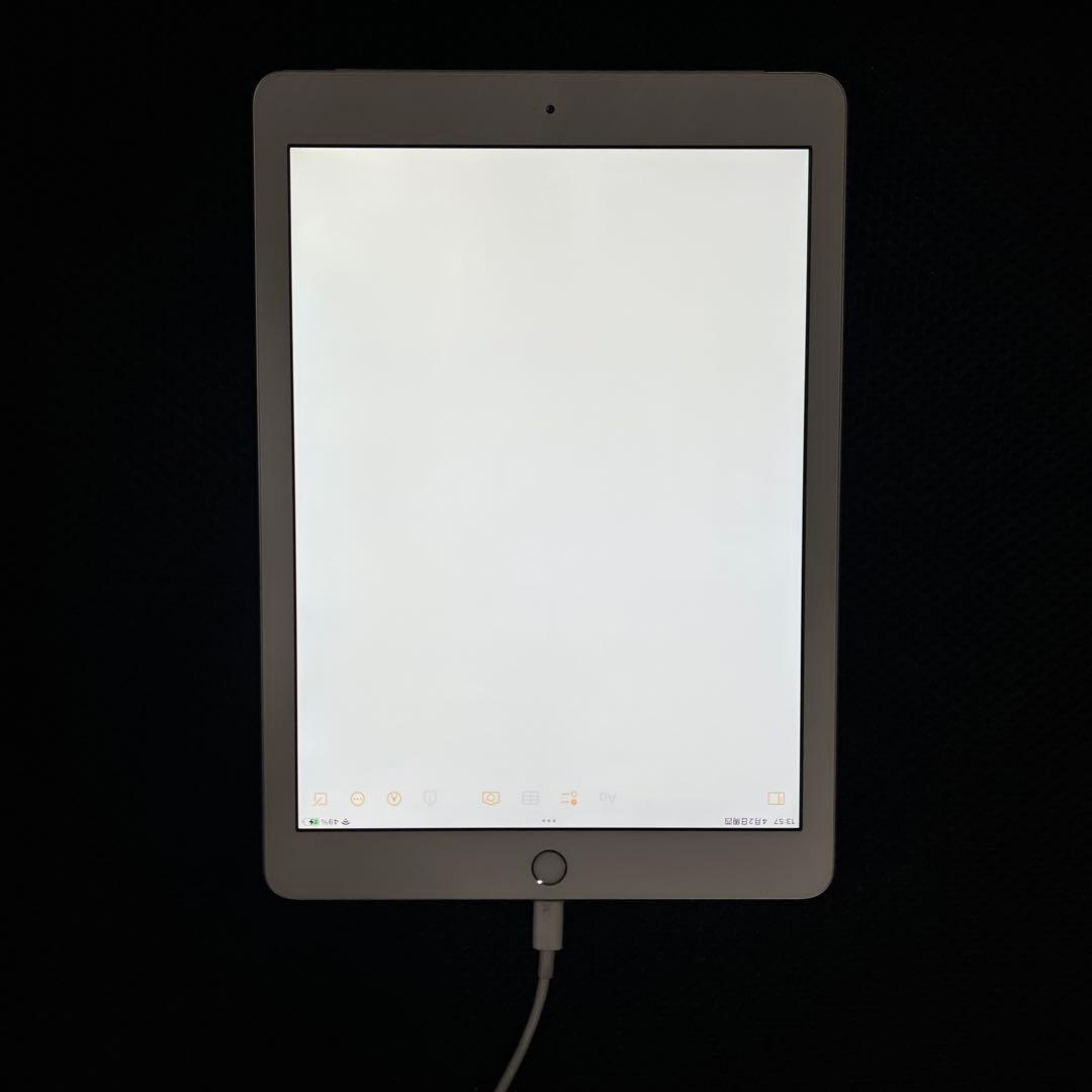 Apple iPad 第5世代128GB Wi-Fi +Cellularシルバー