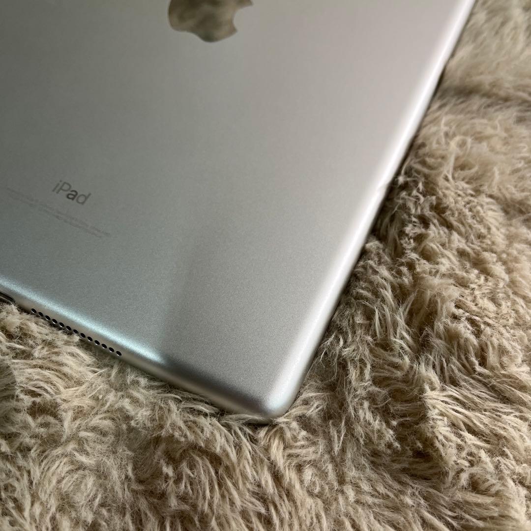 Apple iPad 第5世代128GB Wi-Fi +Cellularシルバー