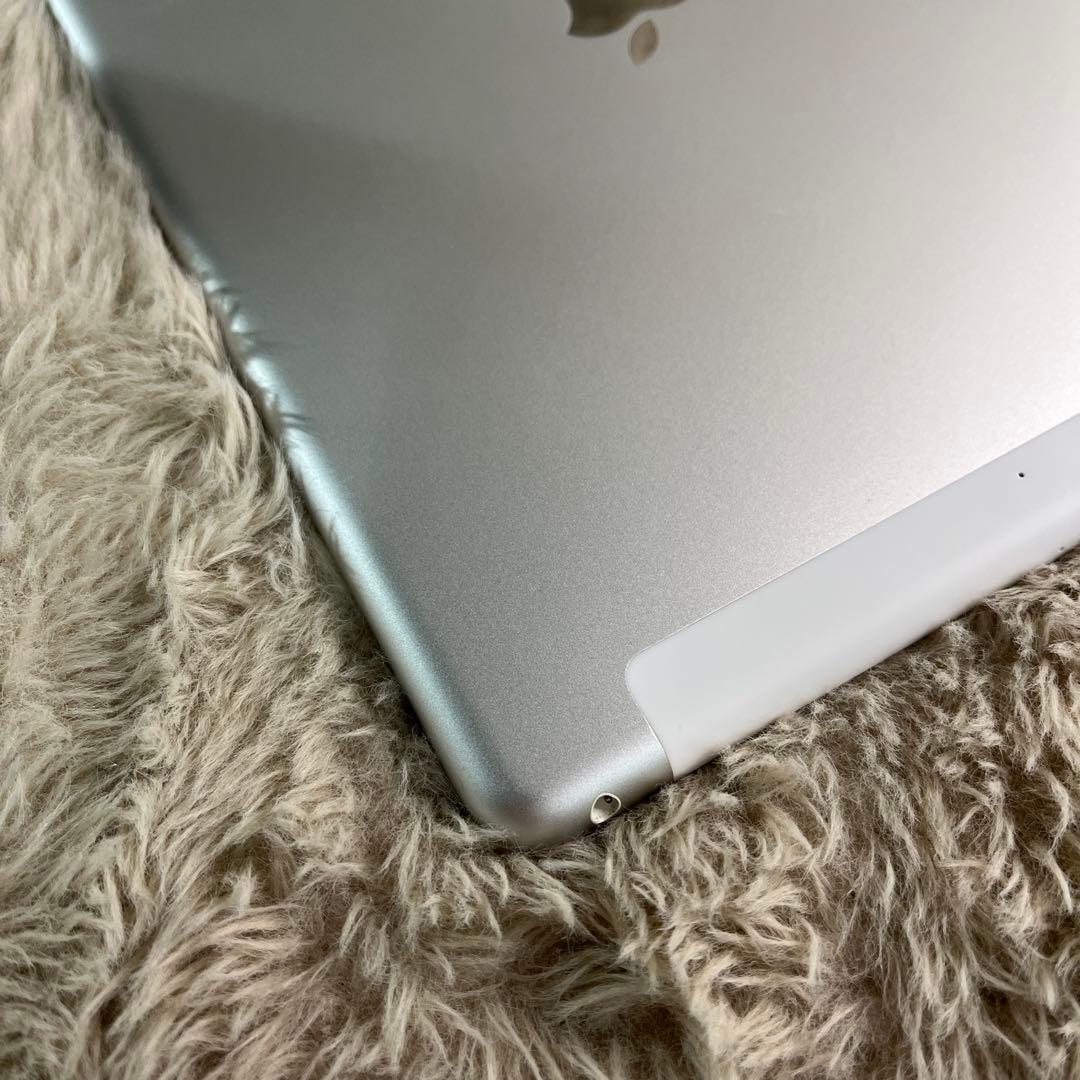 Apple iPad 第5世代128GB Wi-Fi +Cellularシルバー