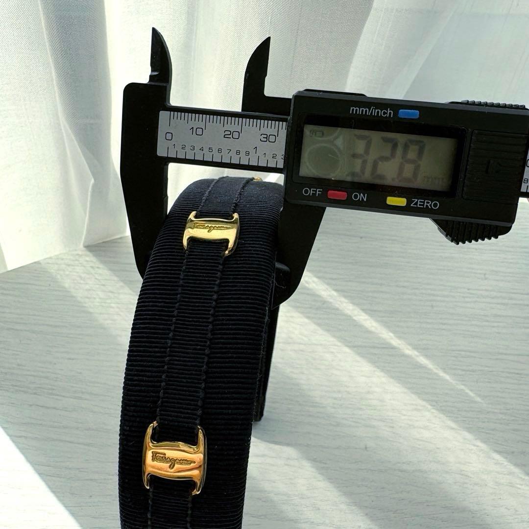 【美品】Salvatore Ferragamo ヴァラ・リボン カチューシャ濃紺