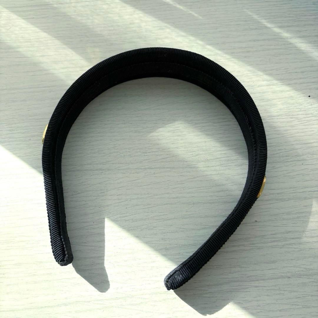 【美品】Salvatore Ferragamo ヴァラ・リボン カチューシャ濃紺