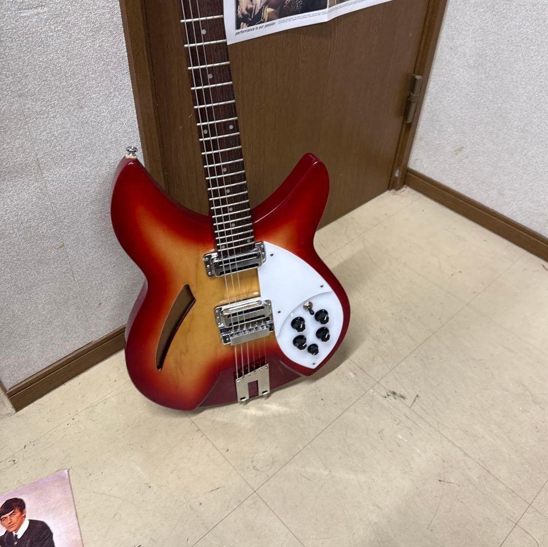 Rickenbacker 330 タイプ 　エレキギター レッドグラデーション