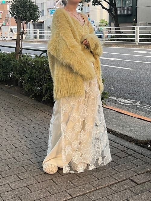 完売レースデザインフラワースリットスカート