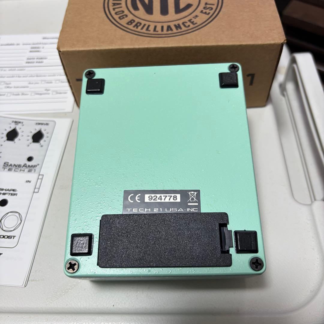 ベース SANS AMP Tech 21 YYZ Shape-shifter