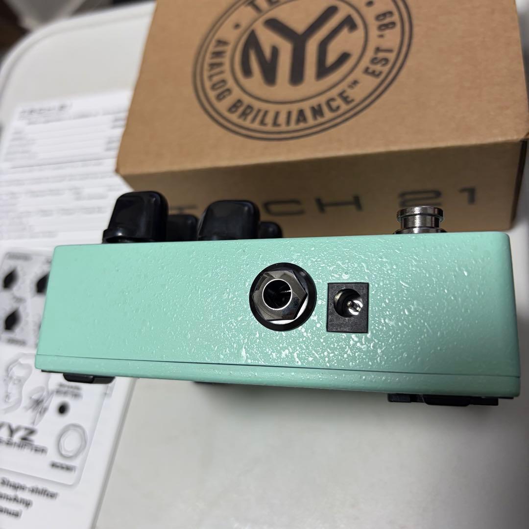 ベース SANS AMP Tech 21 YYZ Shape-shifter