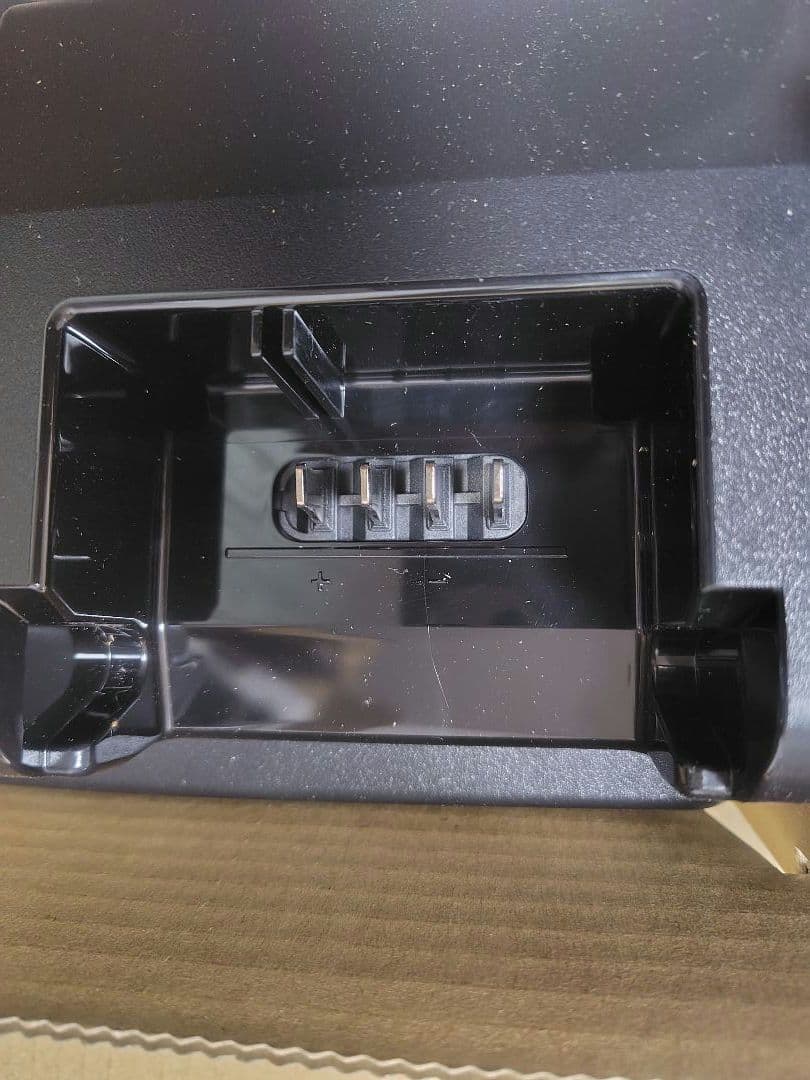 【未使用品】パナソニック 電動自転車 充電器 NKJ075Z ※保管スレ傷あり