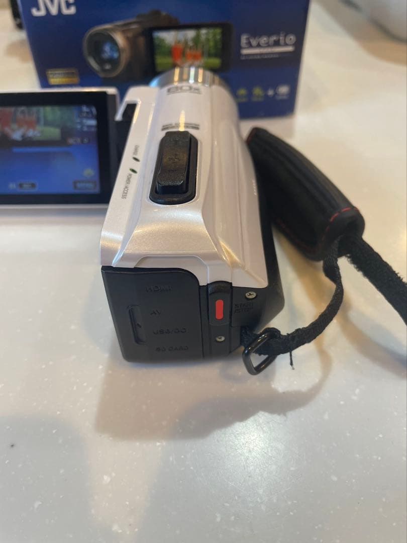 JVC Everio ビデオカメラ 本体とポーチ