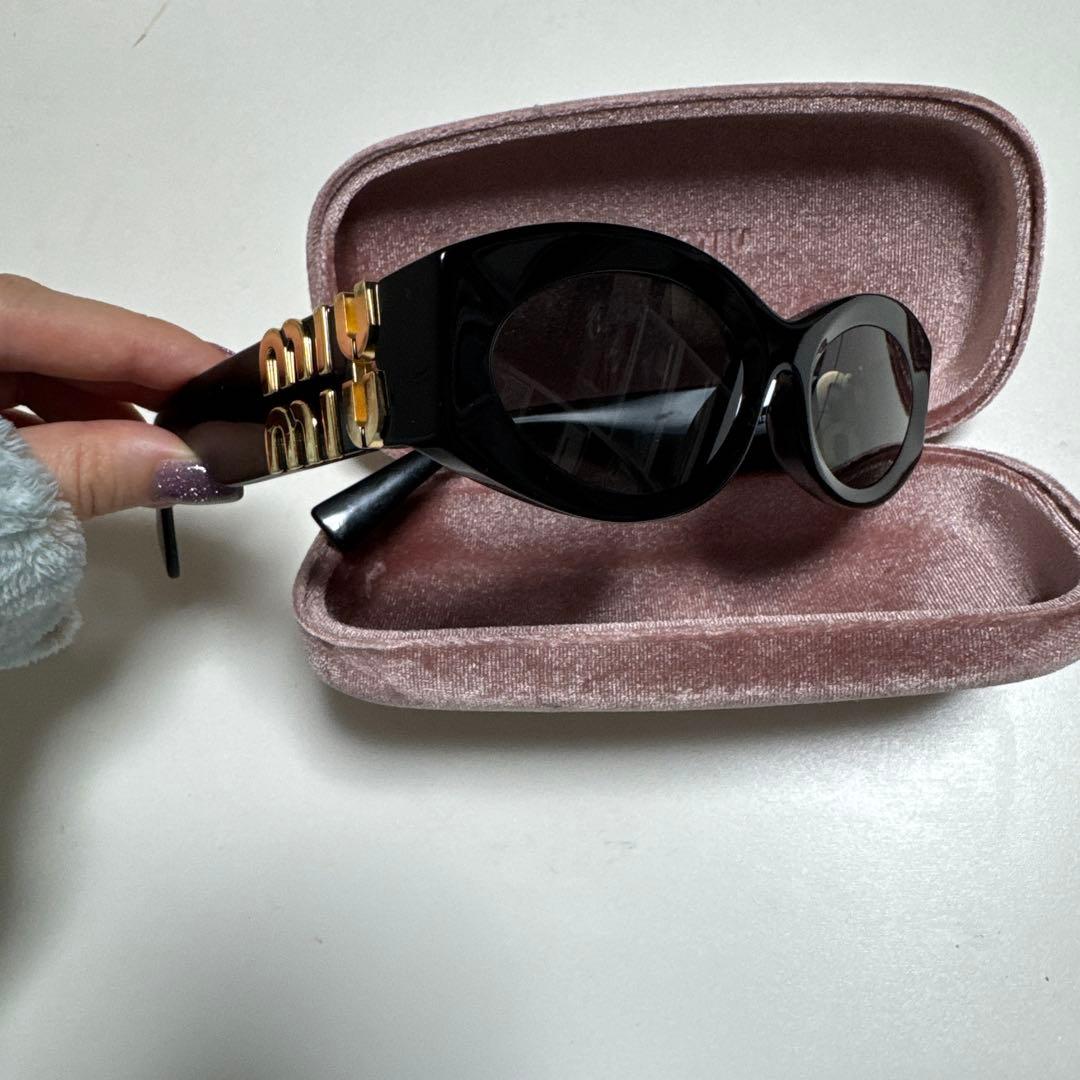 miu miu ブラック サングラス　MU 11WS 1AB5S0