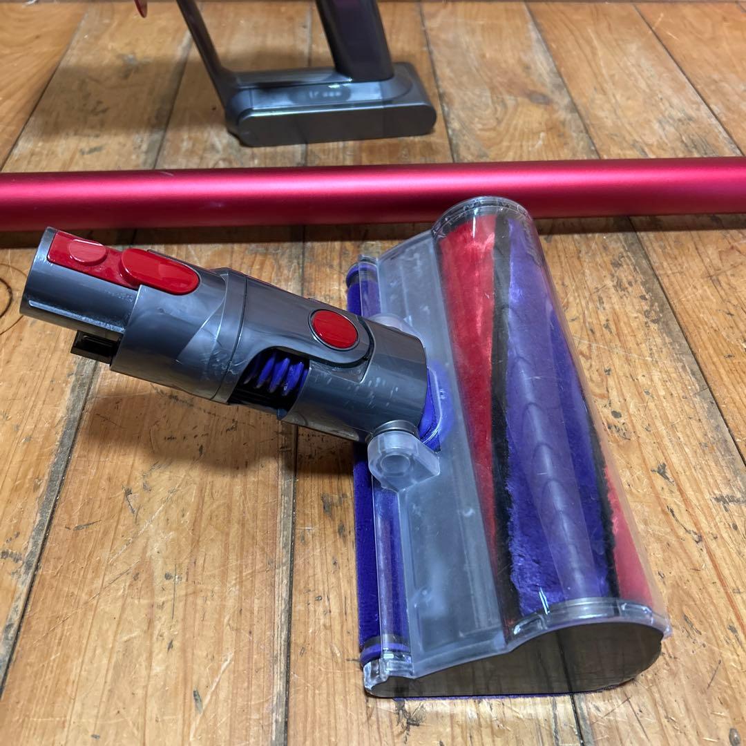 Dyson SV12 コードレス掃除機 各種アタッチメント付き　ジャンク品