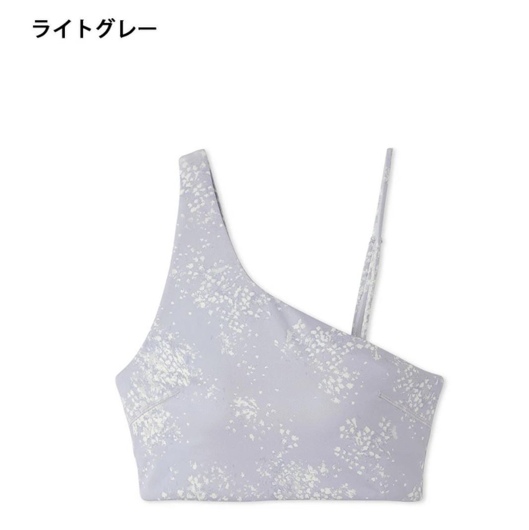 【emmiヨガ】　新品タグ付き　トップス（Mサイズ）