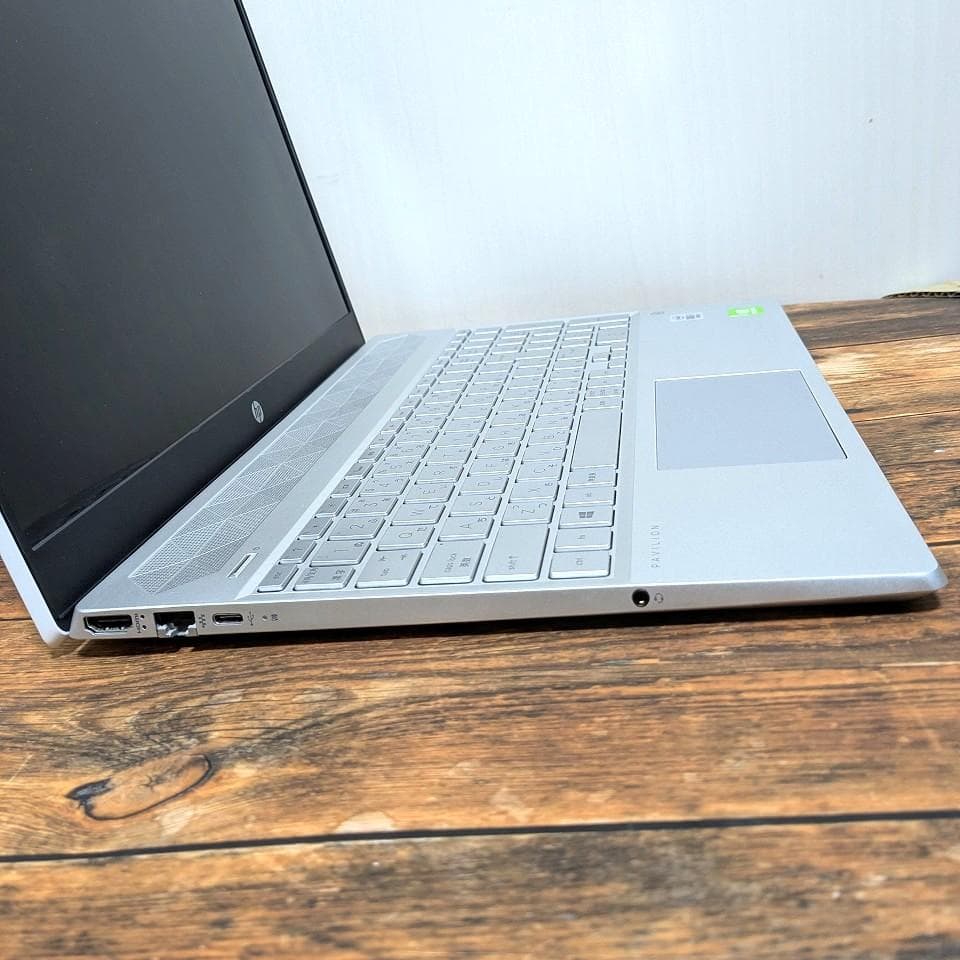 HP Pavilion15 10世代i7 メモリ16G セラミックホワイト