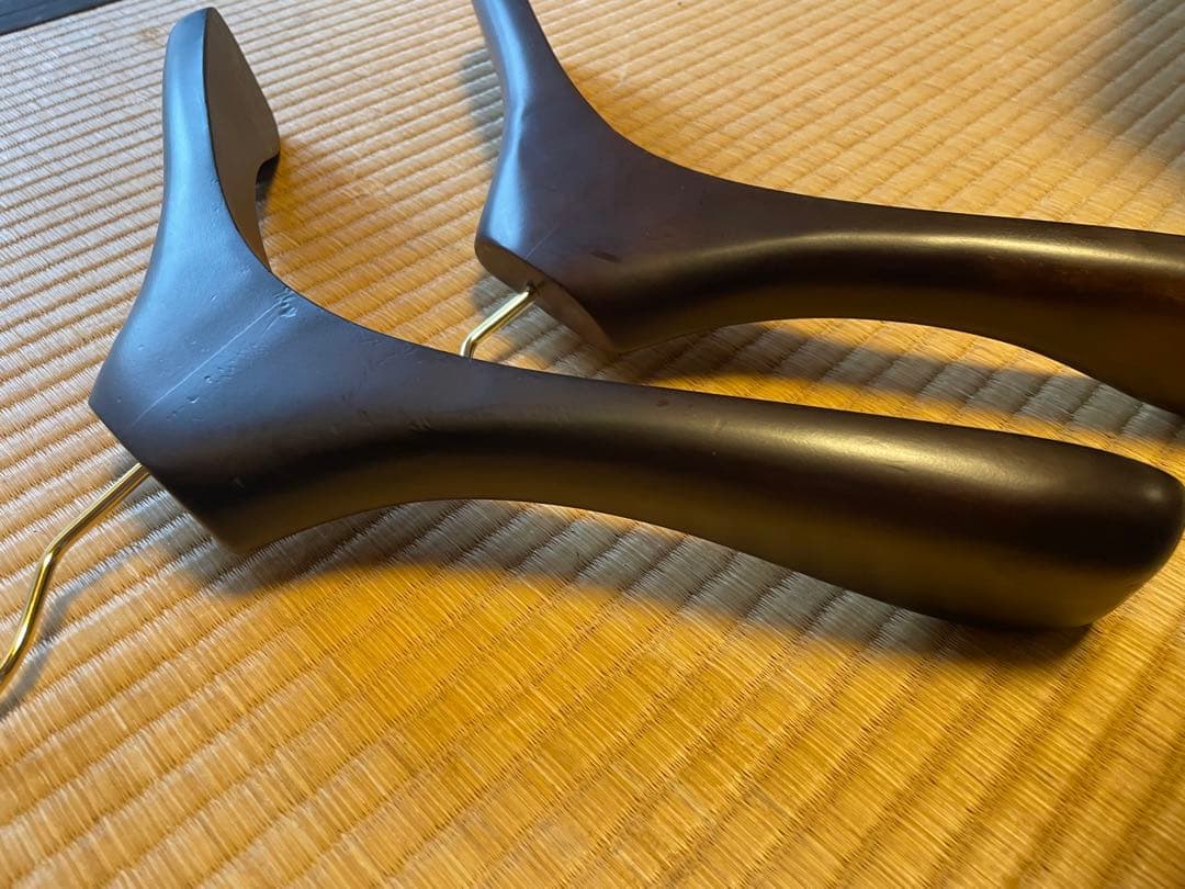 トムフォード　木製ハンガー2本セット