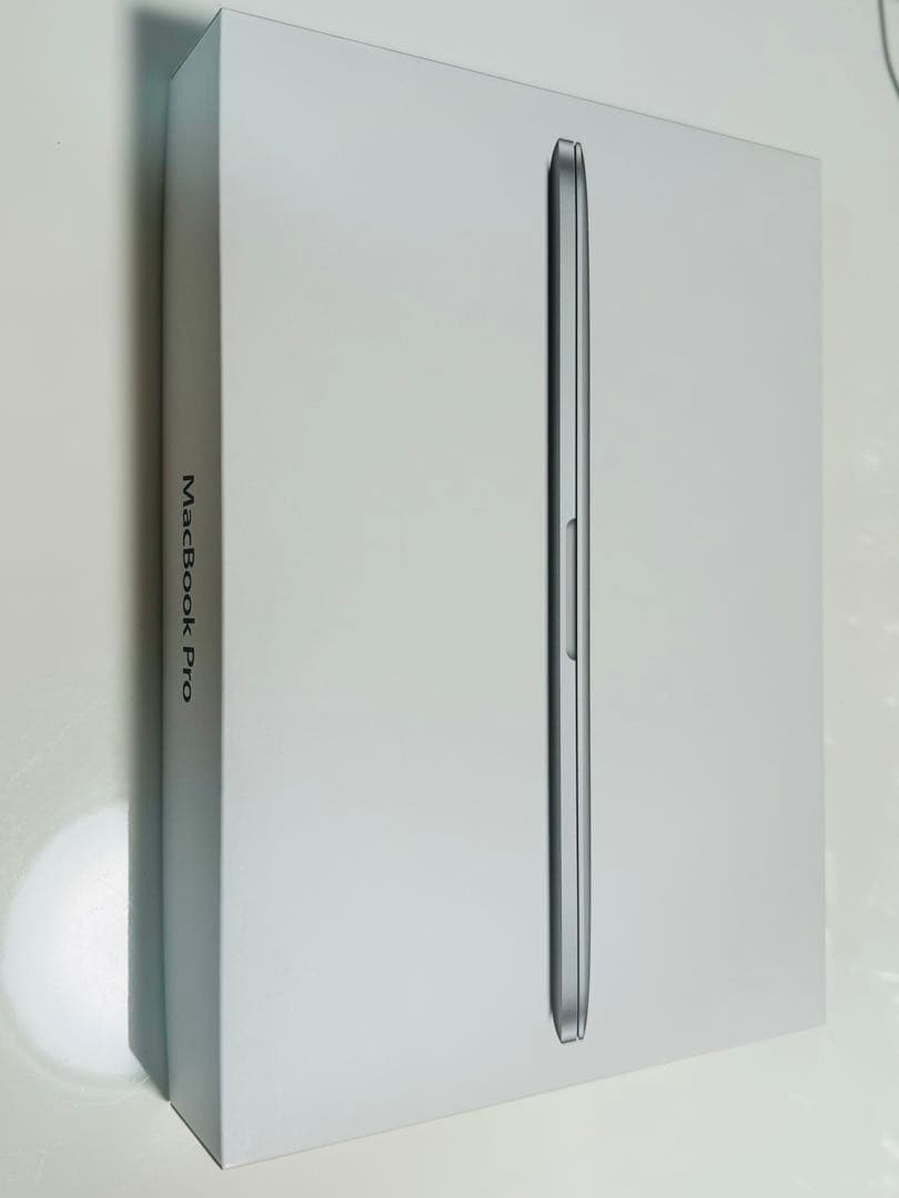 Apple MacBook Pro MGX72J/A シルバー 本体