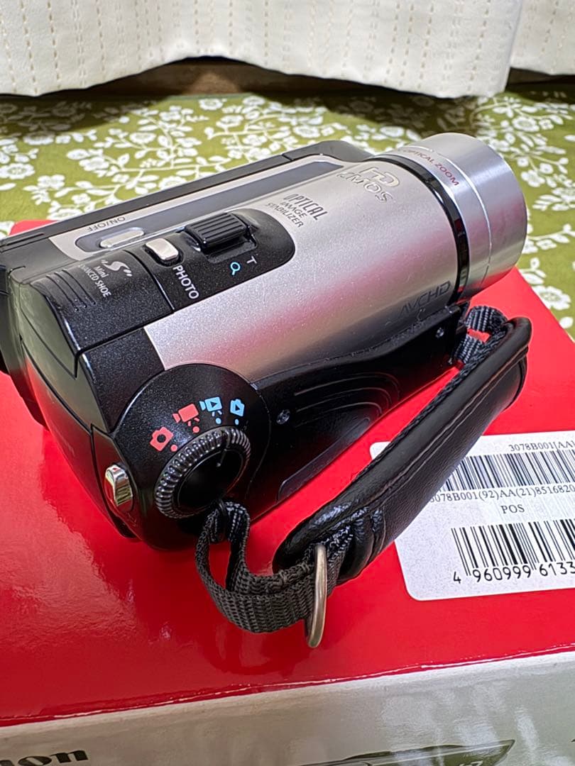 【極美品】Canonデジタルビデオカメラ iVIS HF11 フルHD 32GB