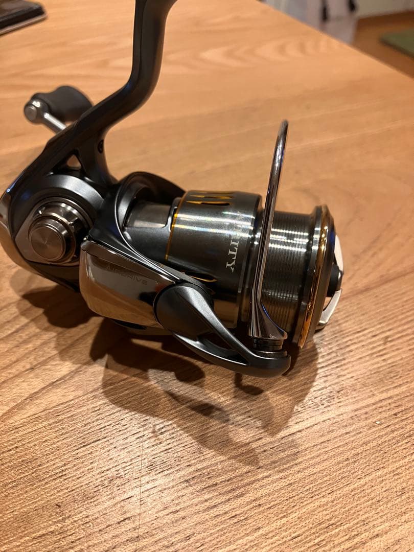 アジンガー　　DAIWA エアリティ　LT2500S スピニングリール