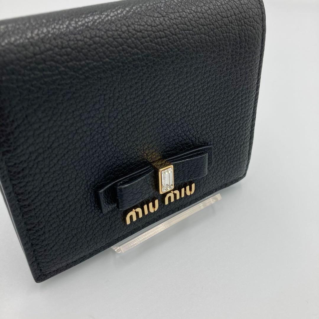 ！新品同然！　miumiu ミュウミュウ　コンパクト折り財布　ブラック