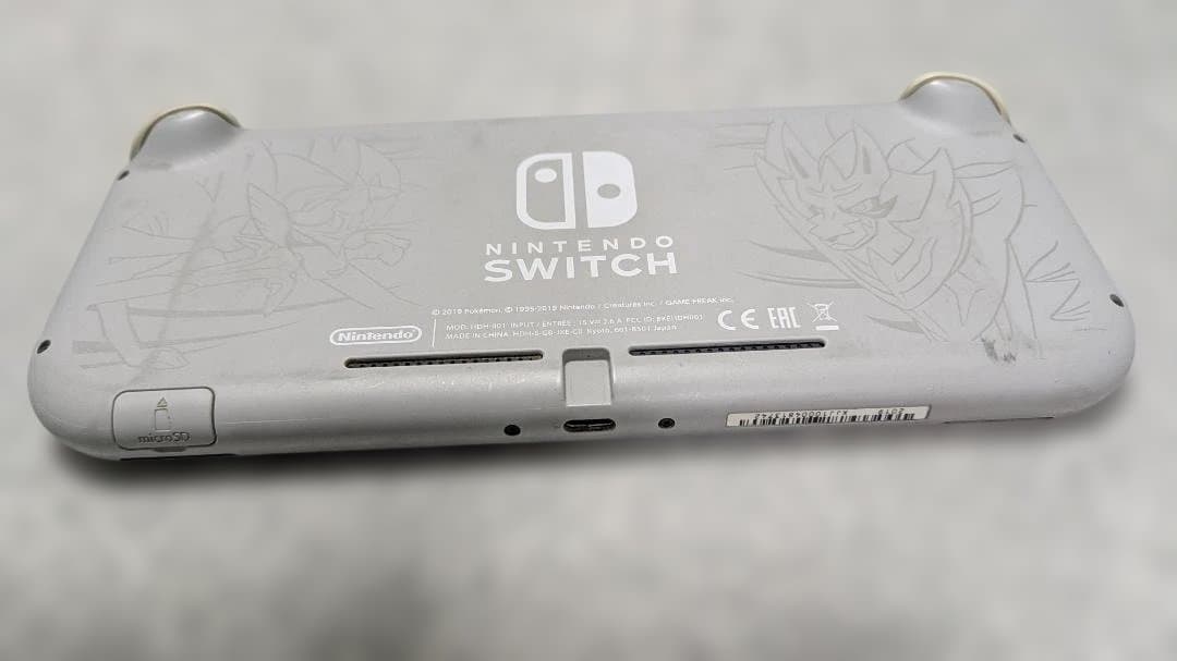 ゆ*ー様 再出品　Nintendo Switch Lite 本体　ザシアンザマゼ