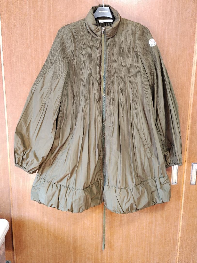 mikan　 MONCLER SIZUKA　　裾ダウンコート