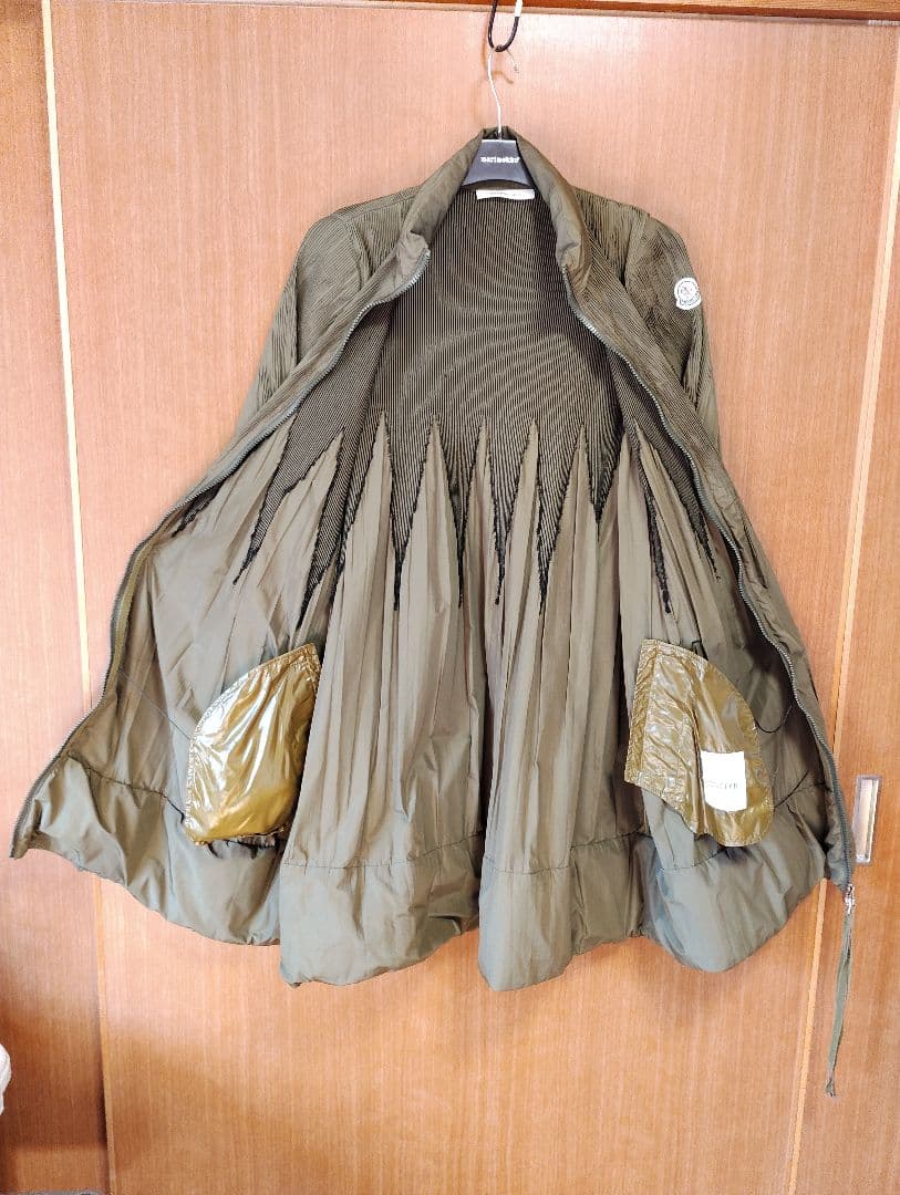 mikan　 MONCLER SIZUKA　　裾ダウンコート