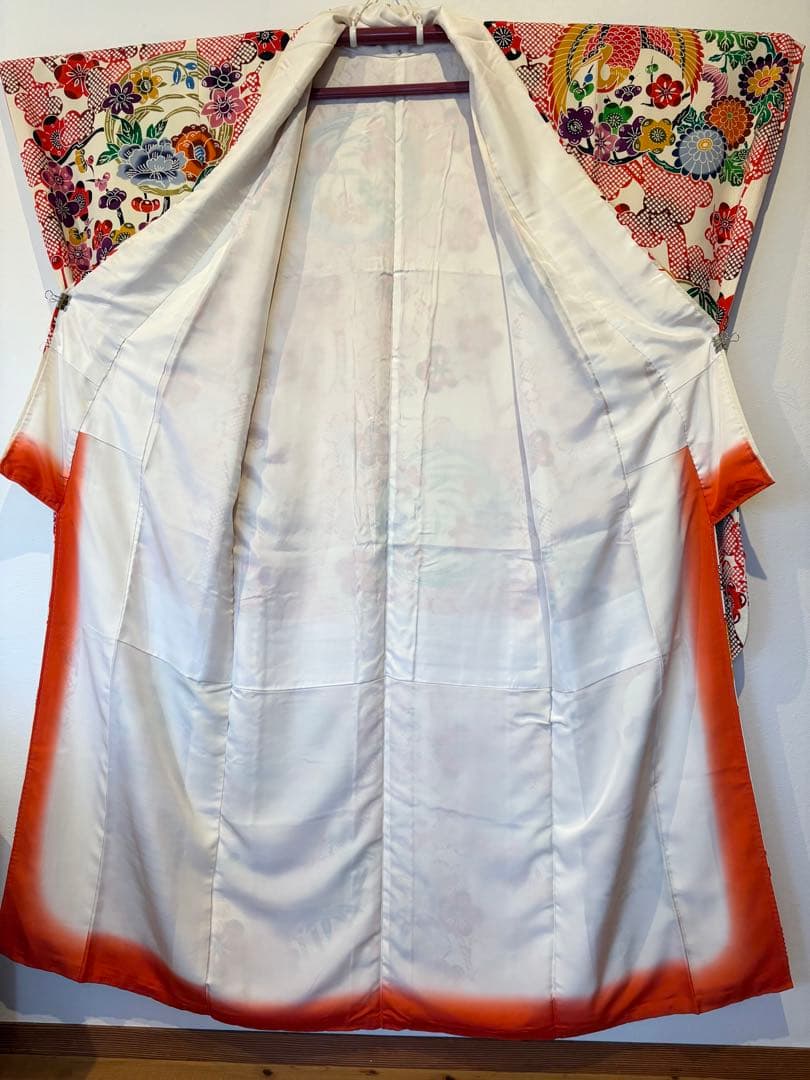 お手入れ済み 伝統的な紅型紋様 振袖 赤 白 豪華 袋帯 金 黒