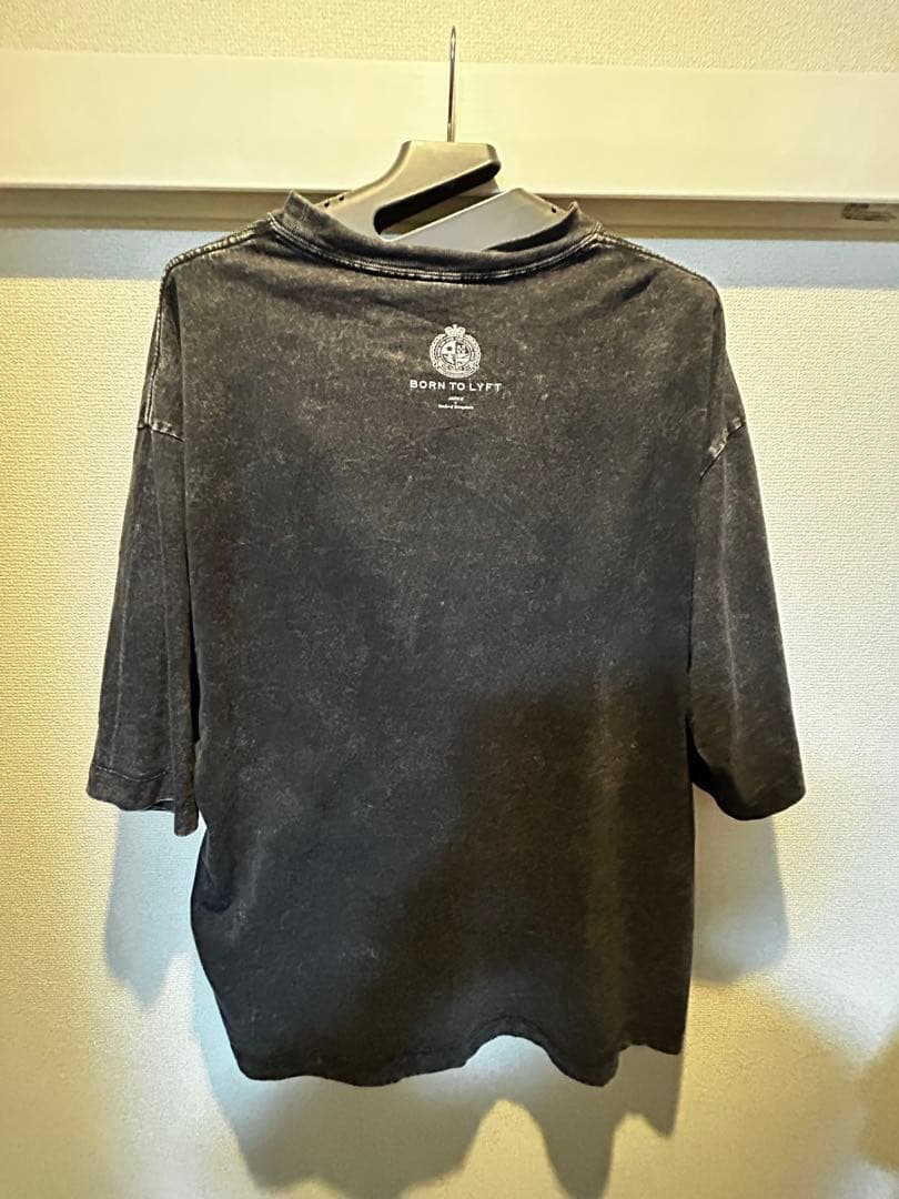 LYFT アイボリー Tシャツ
