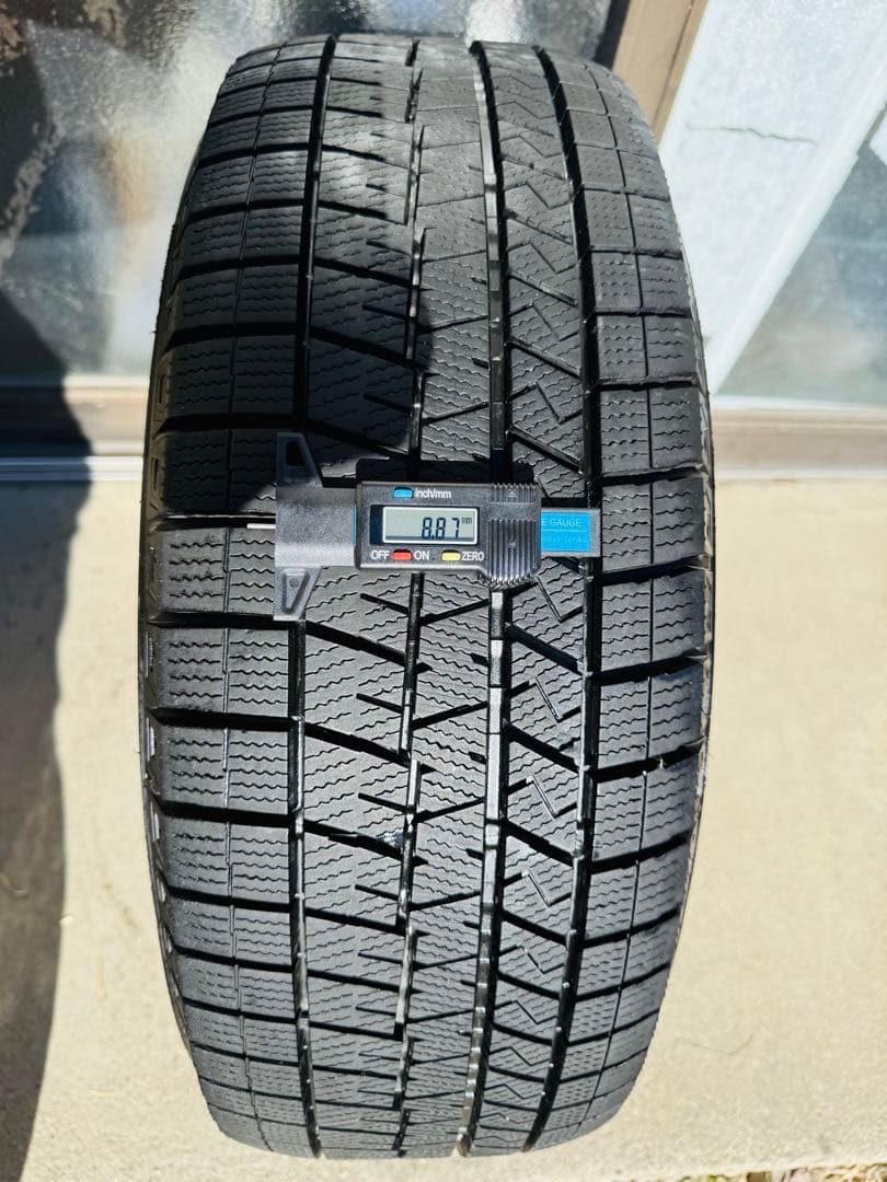 DUNLOP WINTERMAXX 03 215/60R16 95Q 21年