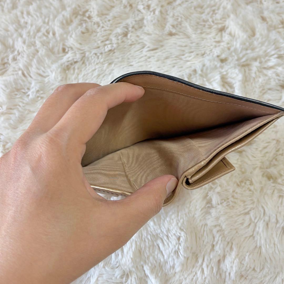 ✨正規品✨ PRADA プラダ　二つ折り財布　サフィアーノレザー　ゴールド金具