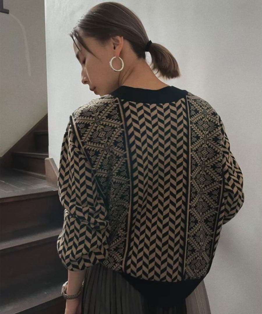 トップス 2601067 UND HERRINGBONE JACQUARD KNIT