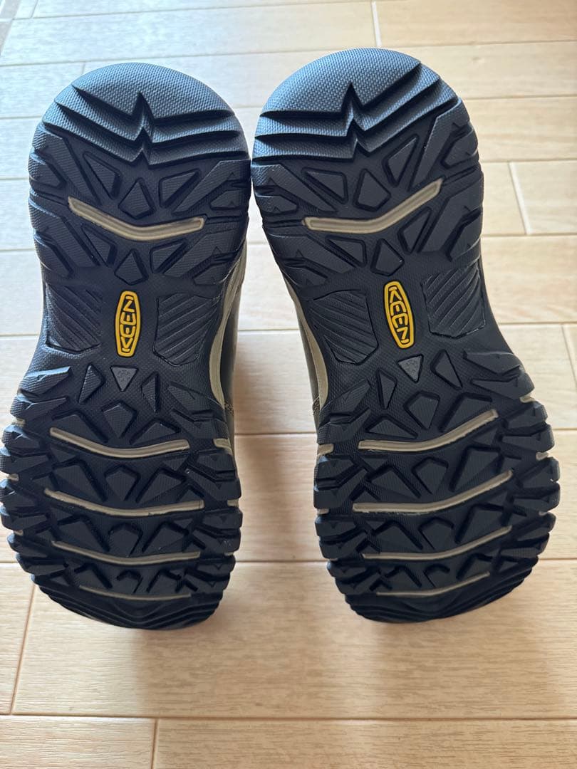 KEEN オリーブ色ブーツ ラバーソール　新品未使用