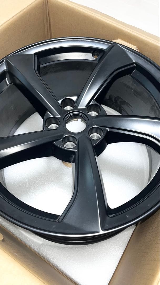 TESLA　テスラ　MODEL Y ジェニパー純正19インチホイール　1本