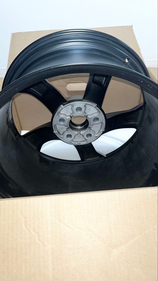 TESLA　テスラ　MODEL Y ジェニパー純正19インチホイール　1本