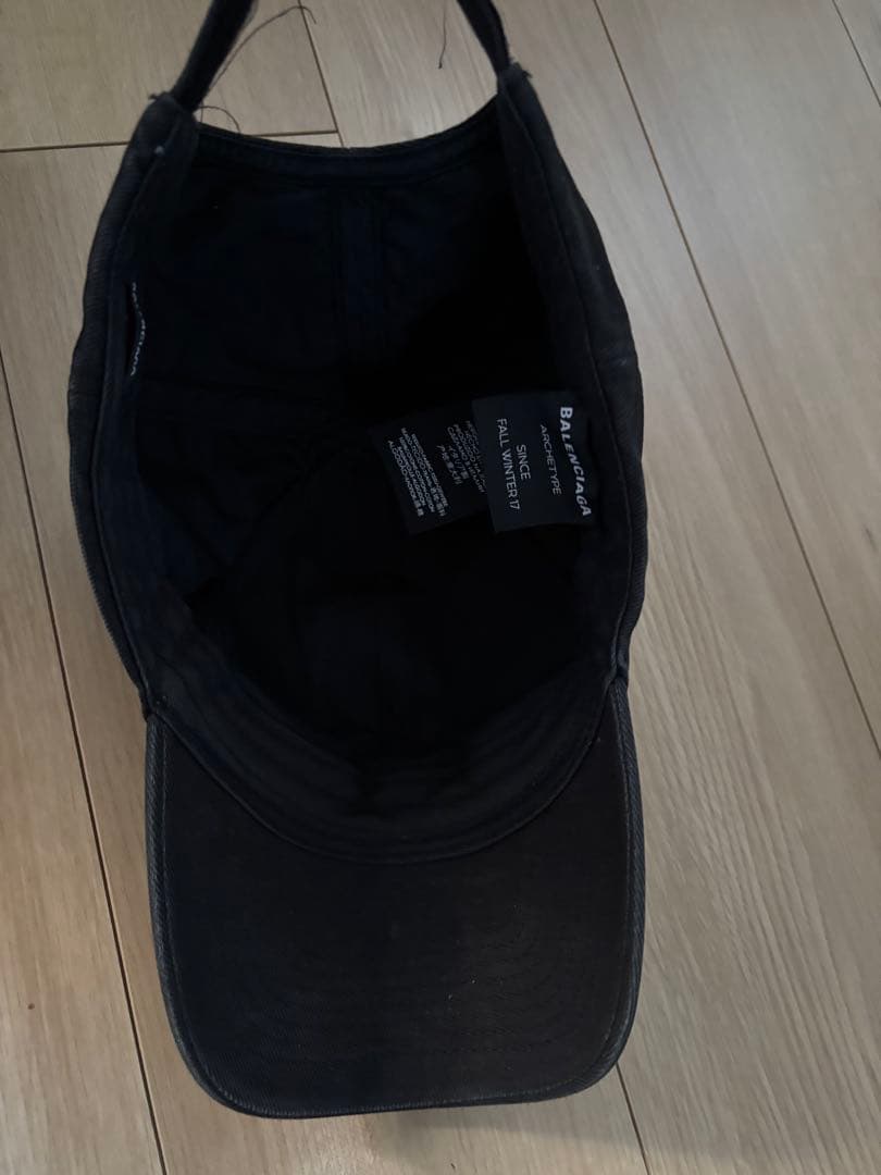 BALENCIAGA ブラックキャップ
