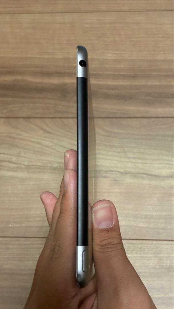 美品　iPad Mini 4 16GB