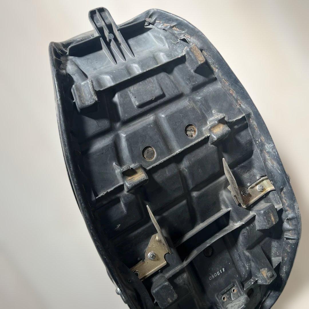 【激レア】カワサキ ゼファー 400 純正シート KAWASAKI バイク