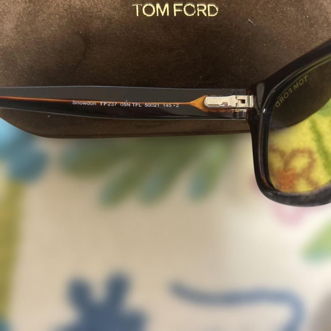 専用ページTOM FORD キャットアイサングラス ブラック