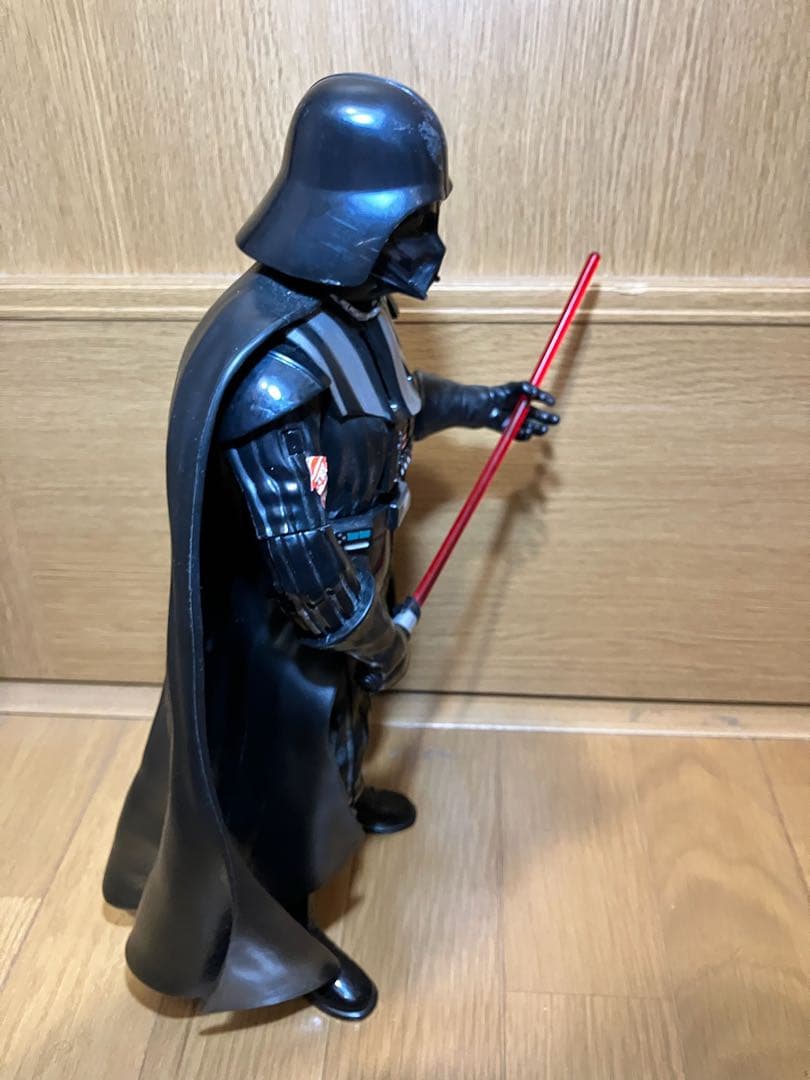 スター・ウォーズ ダース・ベイダー トーキング&ライトアップギミック付フィギュア