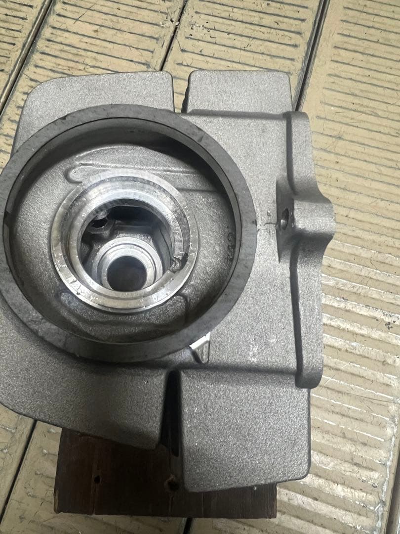 GPX125シリンダーヘッド