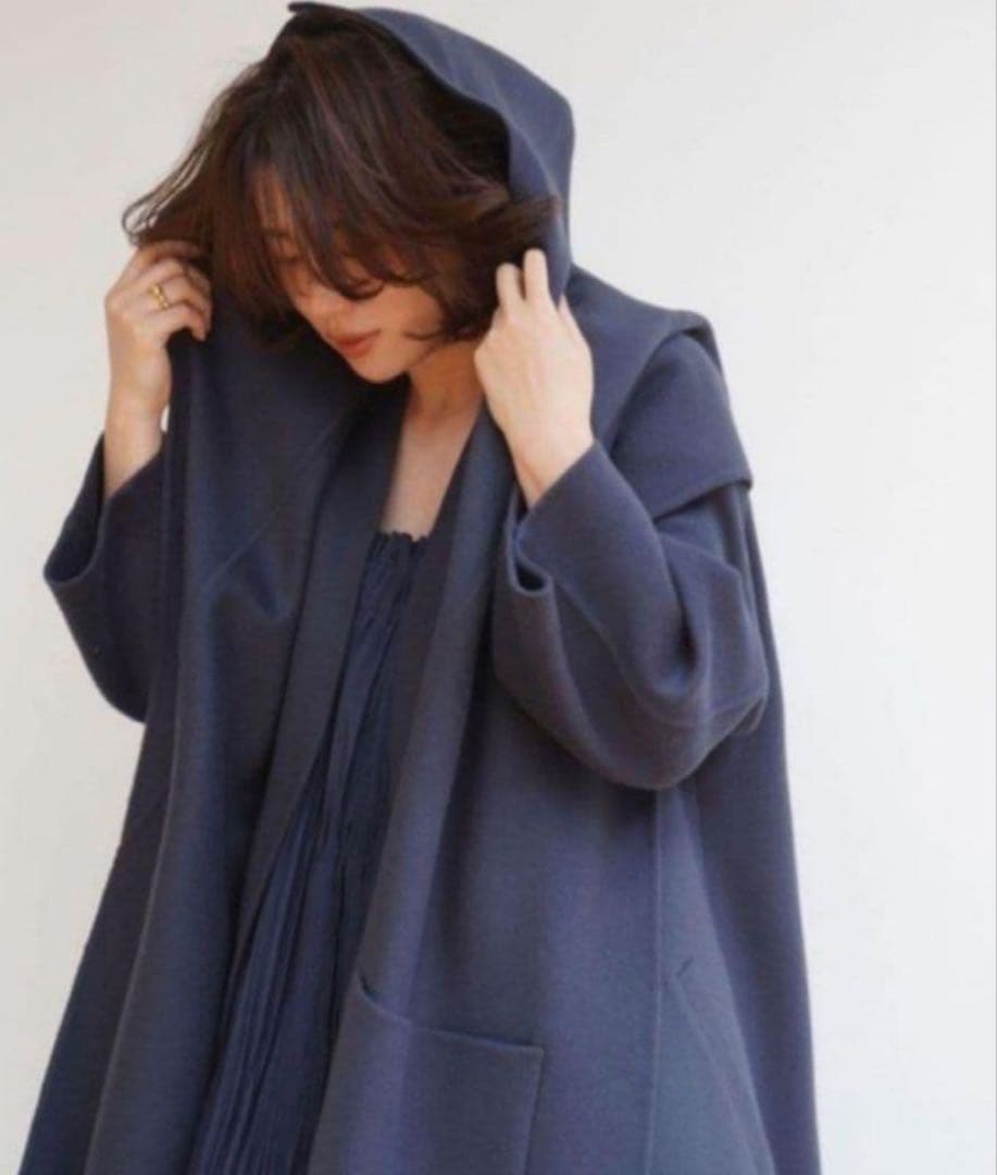 ETRÉ フード付きネイビー ロングコート