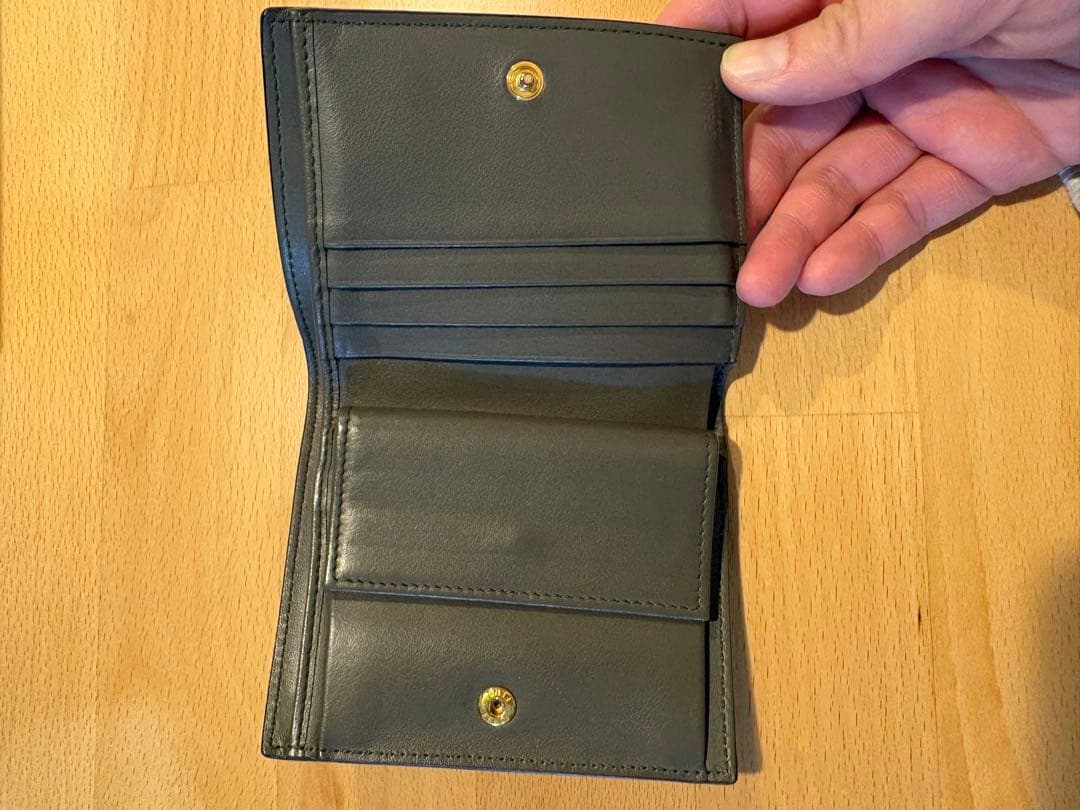 FENDI ダークグリーン 二つ折り財布