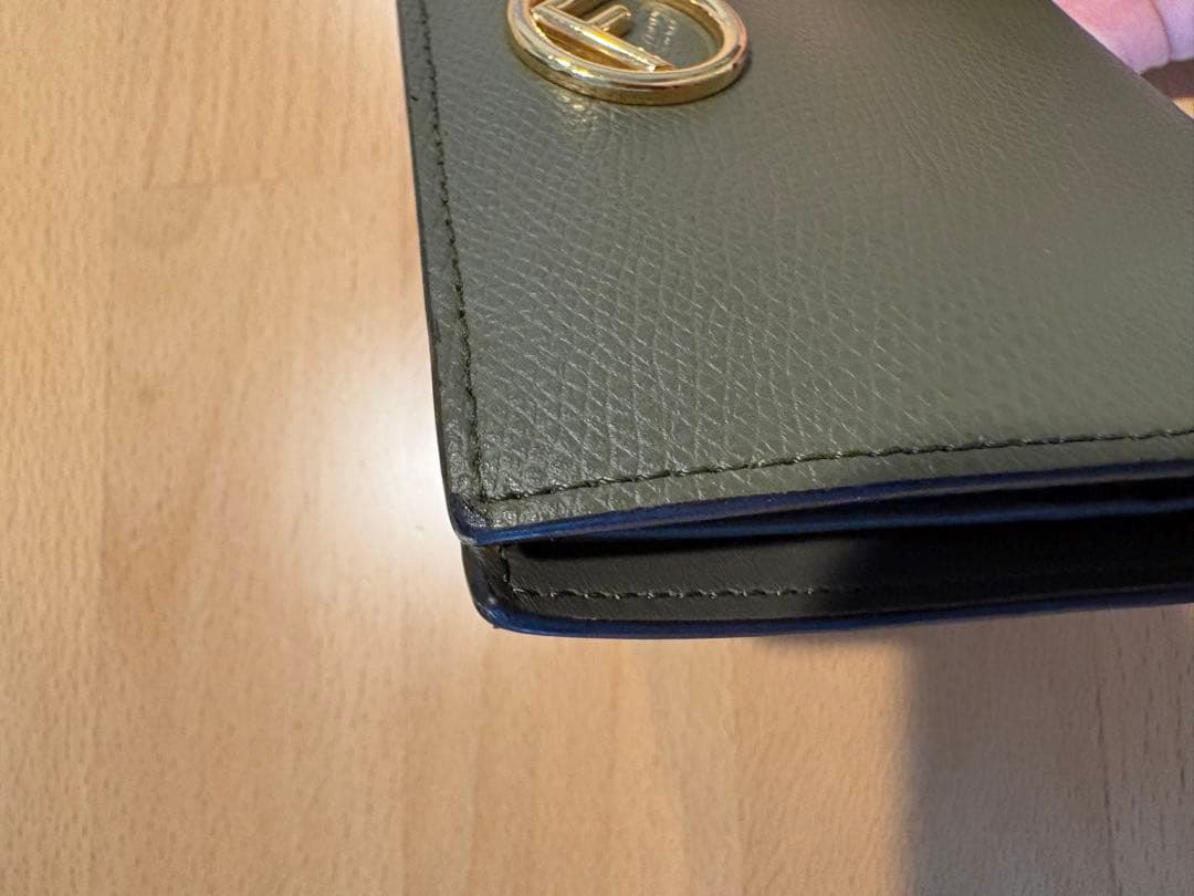 FENDI ダークグリーン 二つ折り財布