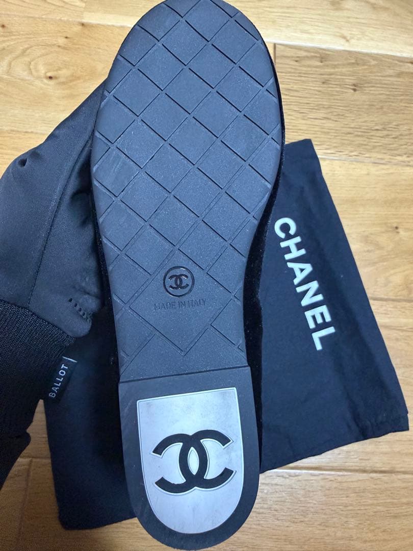 CHANEL チェーンブーツ