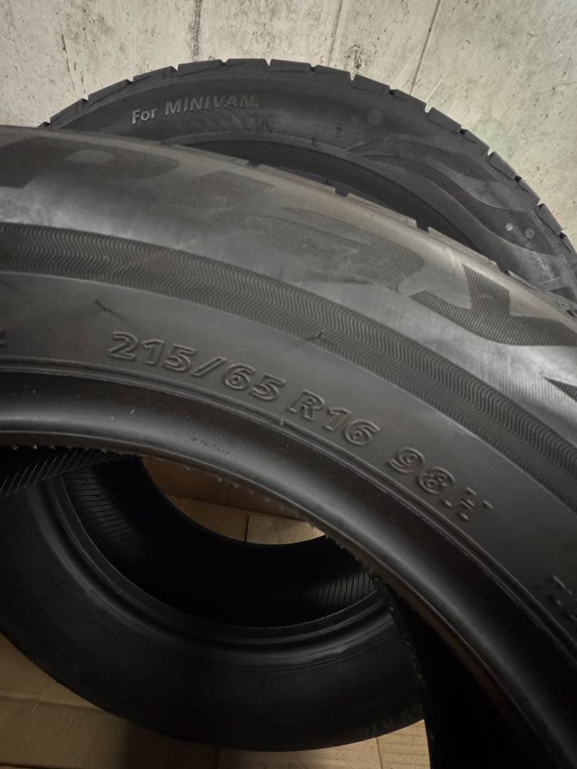 ブリヂストン　215 65R 16 PIayz PX-RV II 23年制